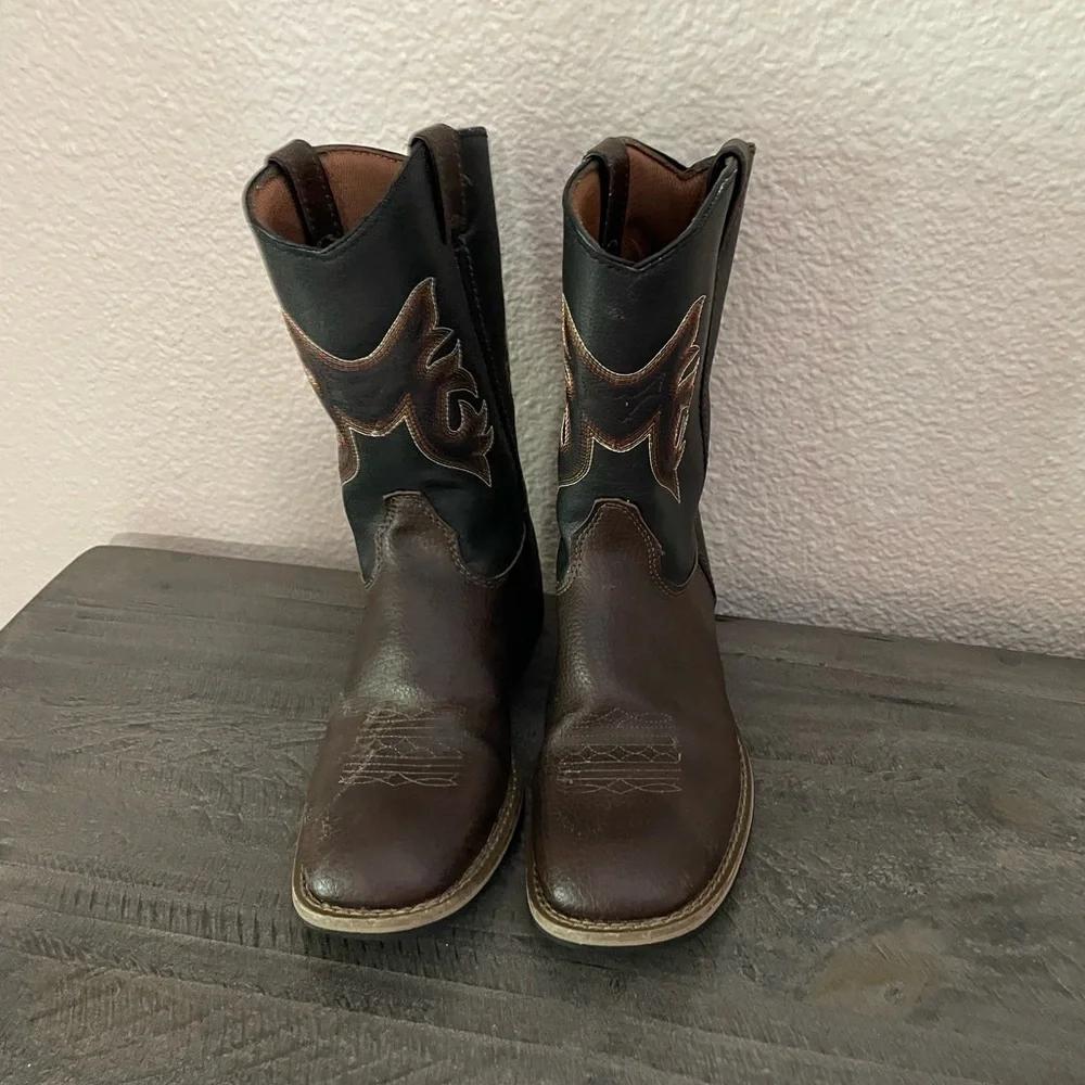 Austin Trading Co. Brown and Black Western Cowboy Boots